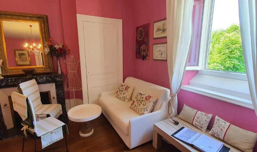 اتاق راحتی, Villa Primerose