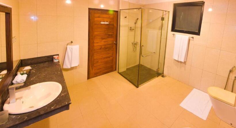 سوییت لوکس, Mangrove Escapes Resort