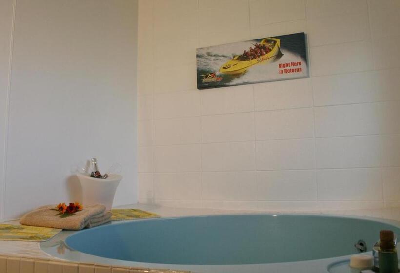 استودیوی استاندارد, Rotorua Motel