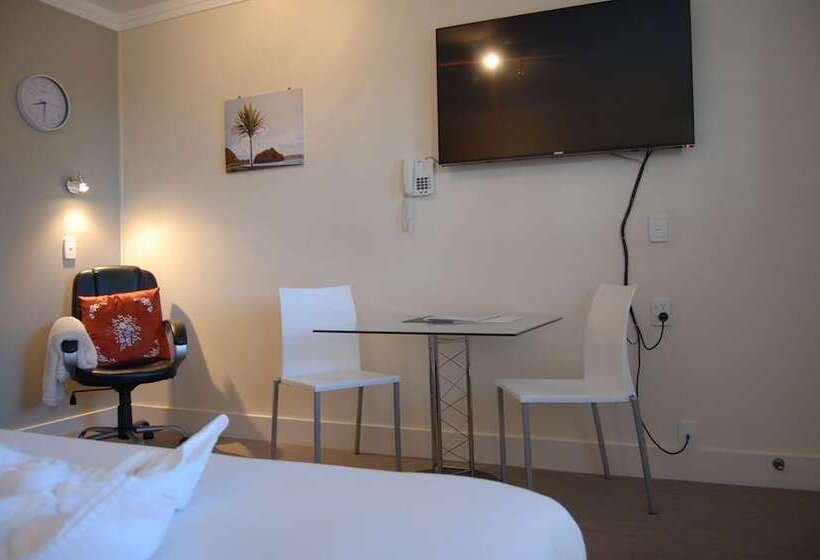 استودیوی استاندارد, Rotorua Motel