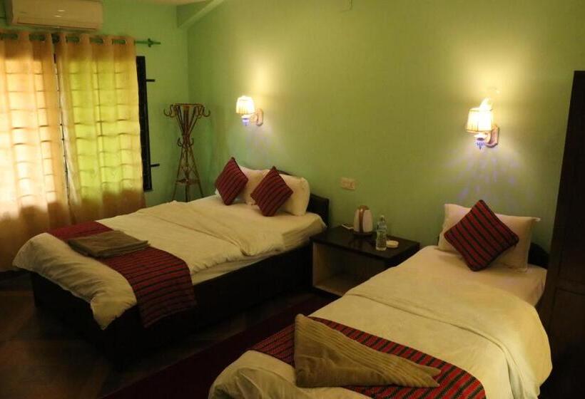 اتاق لوکس با بالکن, Wild Adventure Resort   Sunset Point