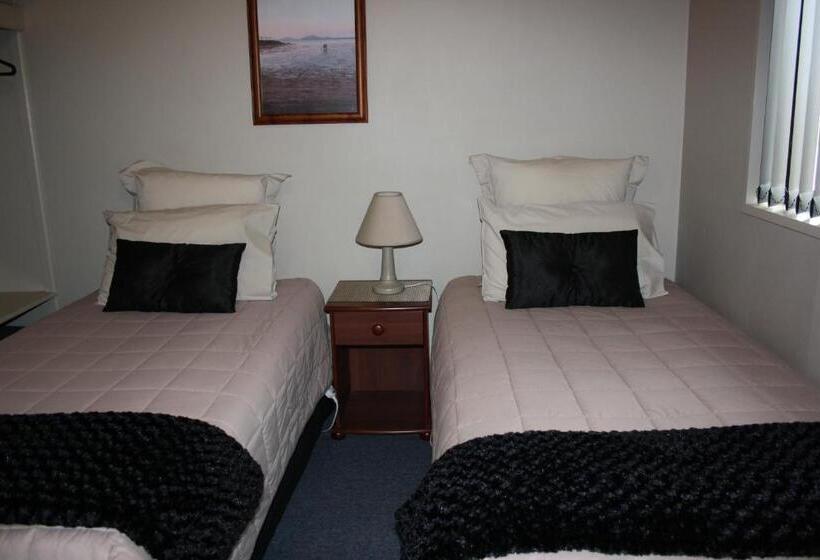 آپارتمان خانوادگی, Ashbury Park Motel