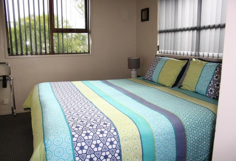آپارتمان خانوادگی, Ashbury Park Motel