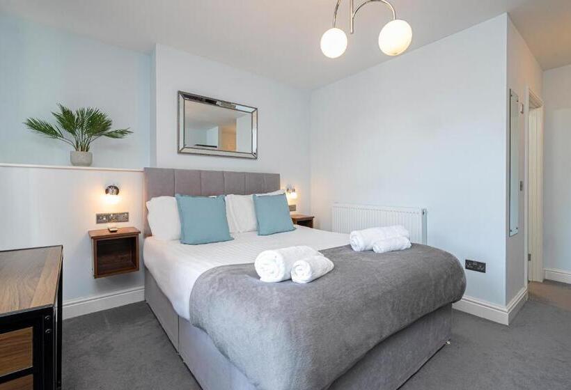 اتاق سوپریور با تخت بزرگ, Ocean Stays Hotel, Plymouth