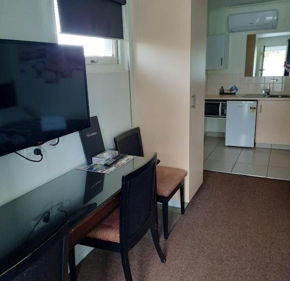 اتاق استاندارد, Flying Spur Motel