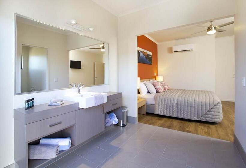 1 Bedroom Apartment, Freshwater East Kimberley Apartments