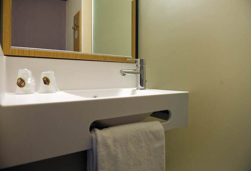اتاق استاندارد چهار تخته, B&b Hotel Aix En Provence Le Tholonet