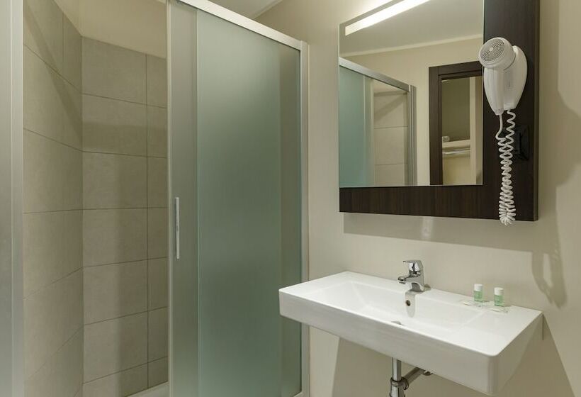 اتاق استاندارد, B&b Hotel Como Camerlata