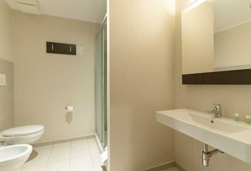 اتاق استاندارد سه نفره, B&b Hotel Como Camerlata