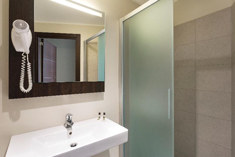 اتاق استاندارد سه نفره, B&b Hotel Como Camerlata