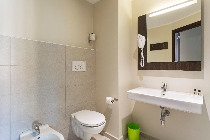 اتاق استاندارد سه نفره, B&b Hotel Como Camerlata