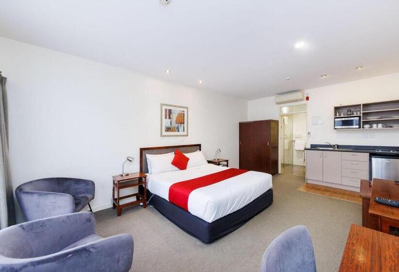 استودیوی استاندارد, Fitzherbert Regency Motor Lodge