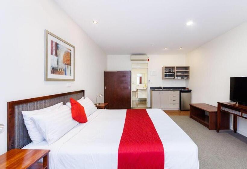 استودیوی استاندارد, Fitzherbert Regency Motor Lodge
