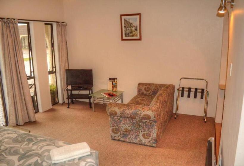 استودیوی استاندارد, Riverside Motel