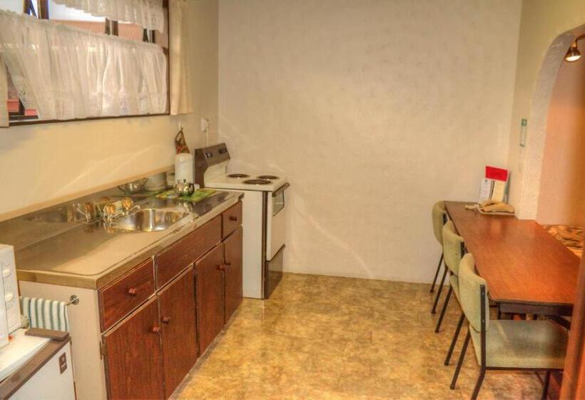 آپارتمان 1 خوابه, Riverside Motel