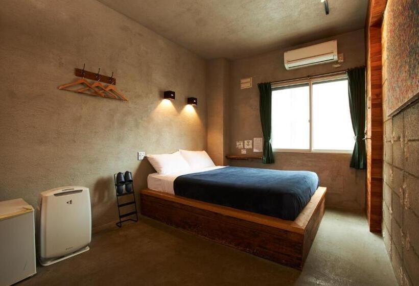 اتاق استاندارد, Untapped Hostel