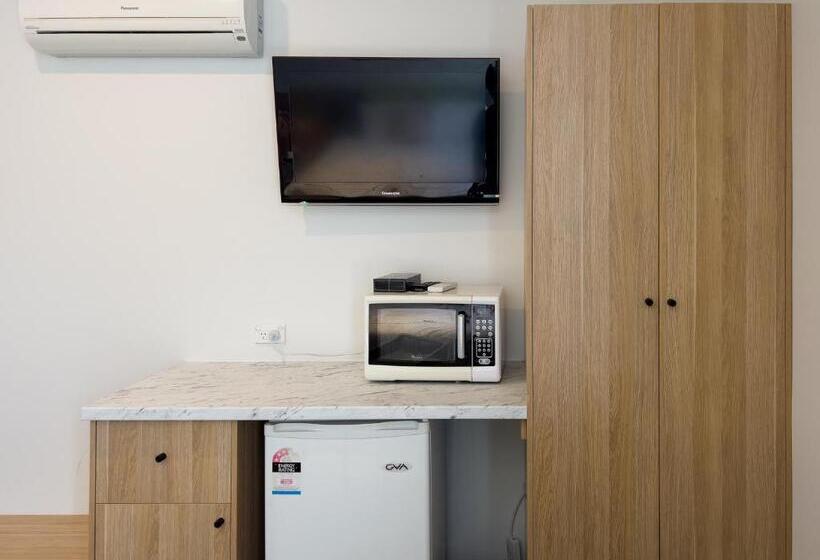 اتاق لوکس با وان آب گرم, A1 Motels And Apartments Port Fairy