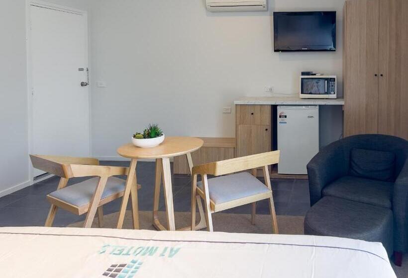 اتاق لوکس با وان آب گرم, A1 Motels And Apartments Port Fairy