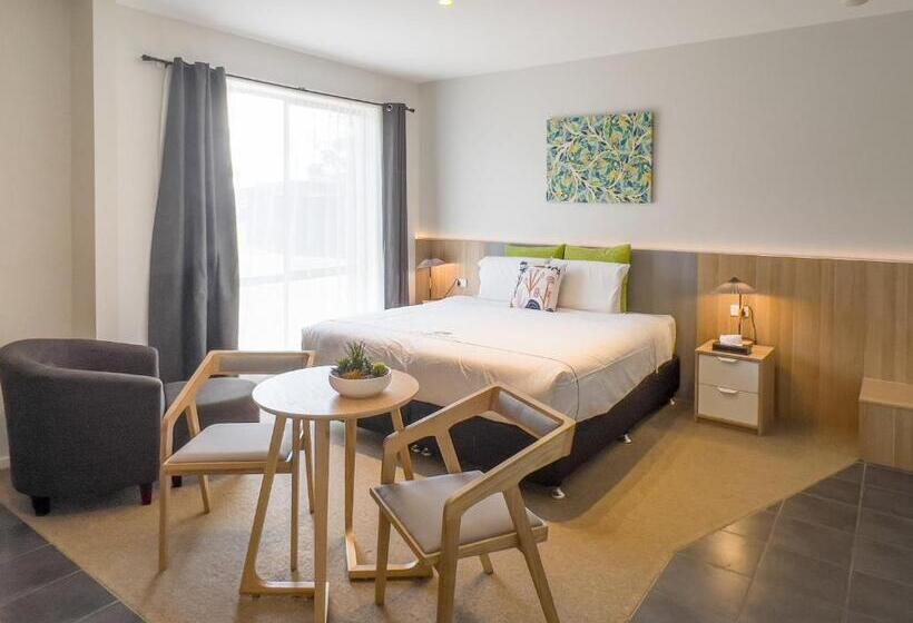 اتاق لوکس با وان آب گرم, A1 Motels And Apartments Port Fairy