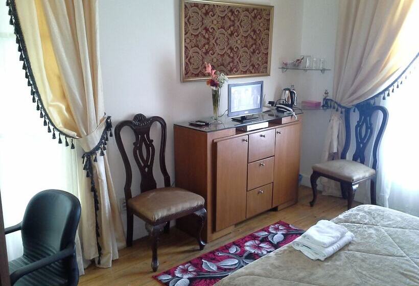 2 Bedroom Apartment, Alexander The Great