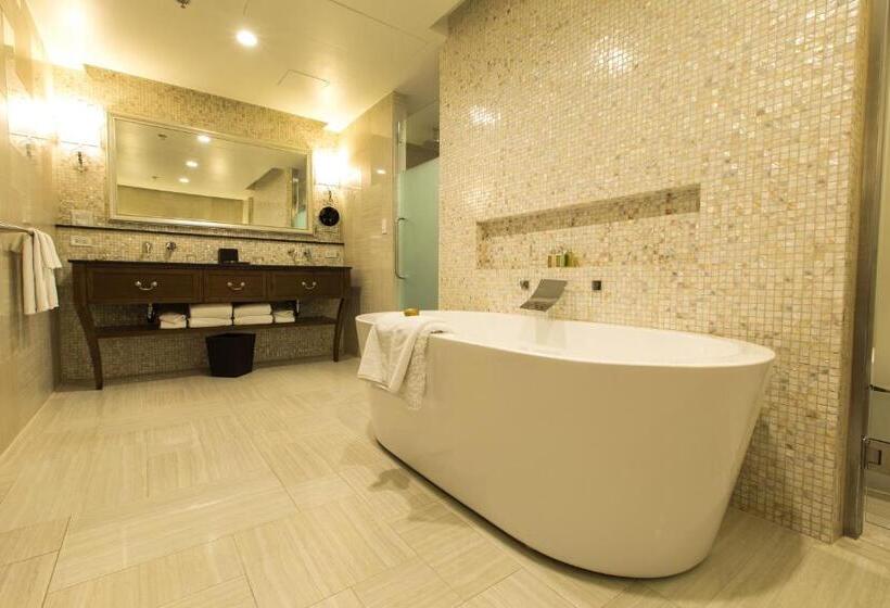 سوییت اجرایی, Dusit Thani Guam Resort