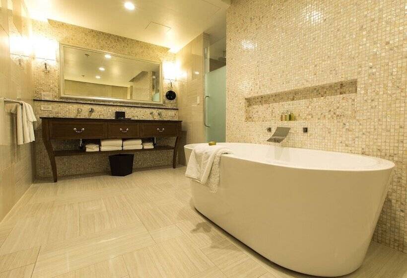 سوییت اجرایی, Dusit Thani Guam Resort