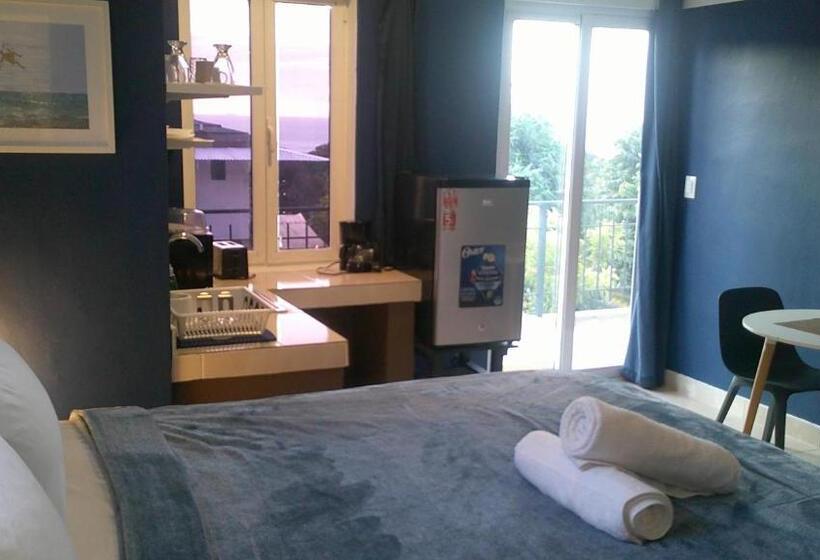 سوئیت اجرایی با چشم‌انداز دریا, E&j Boutique Residences