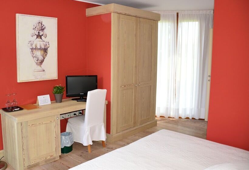 اتاق استاندارد یک نفره, Albergo Vinnaeria La Baita