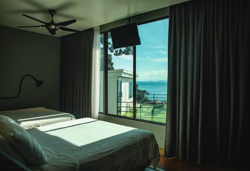 اتاق استاندارد با چشم‌انداز دریا, Alunan Resort