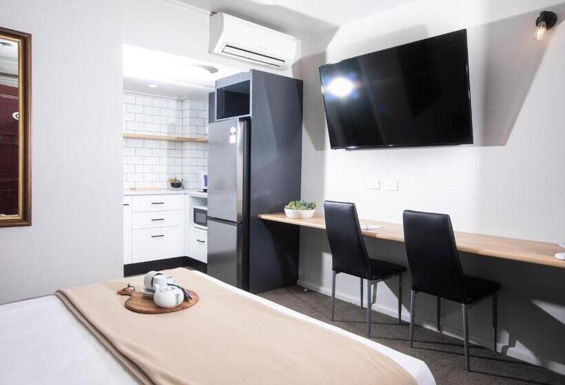 Suite Queen Bed, City Centre Motel Armidale