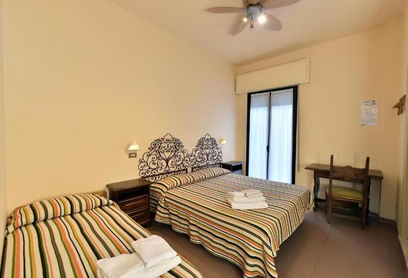 Economy Triple Room, Doria
