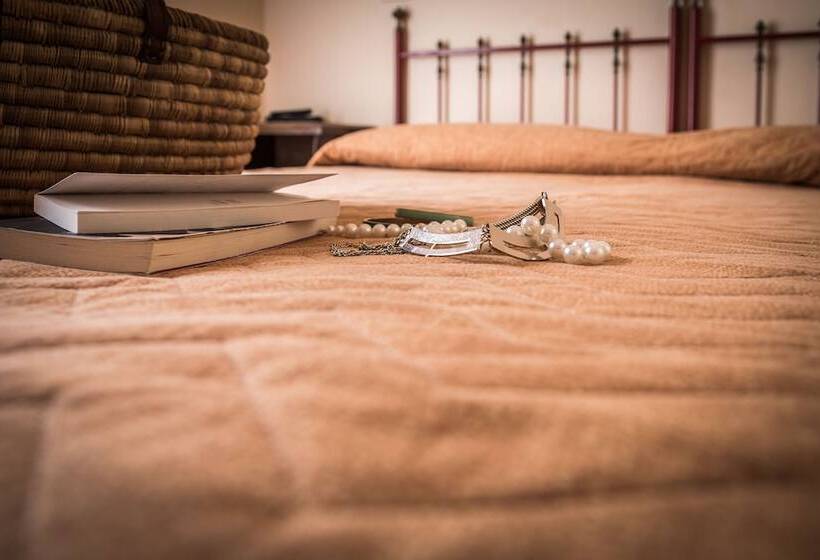 Economy Triple Room, Doria