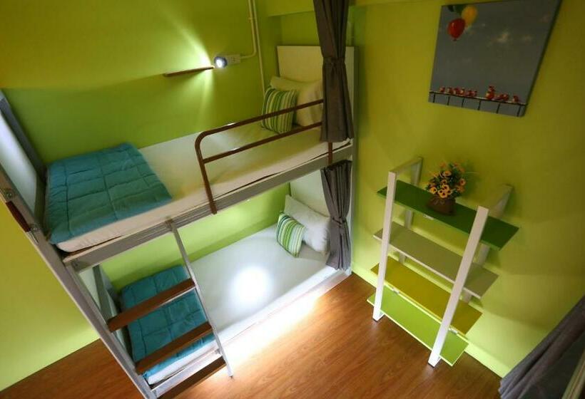 Economy Quadruple Room, Ideal Beds Hostel Ao Nang Beach