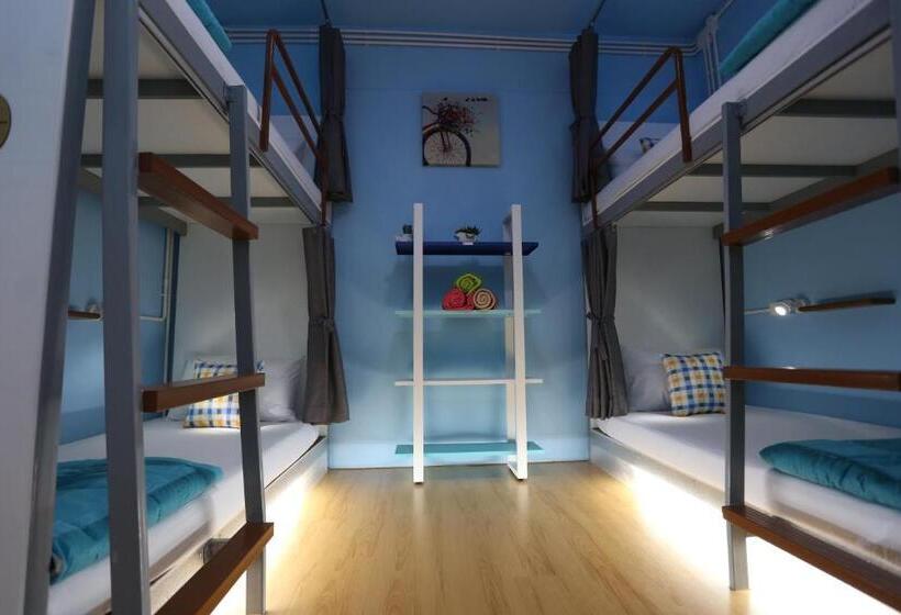 Economy Quadruple Room, Ideal Beds Hostel Ao Nang Beach