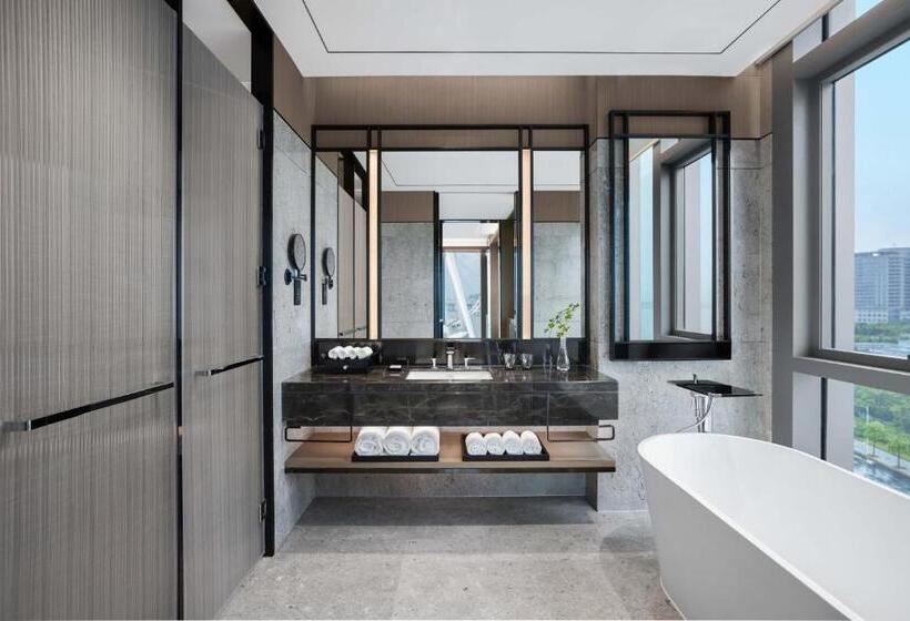 سوئیت کلاب, Jw Marriott Hotel Shenzhen Bao An International Airport