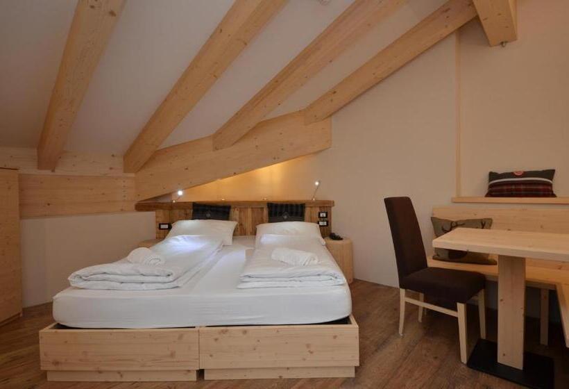 اتاق استاندارد چهار تخته, Park Hotel Avisio