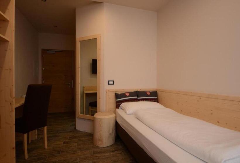 اتاق استاندارد چهار تخته, Park Hotel Avisio
