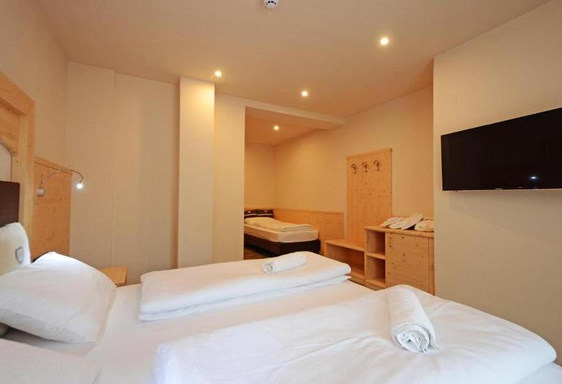 اتاق استاندارد چهار تخته, Park Hotel Avisio
