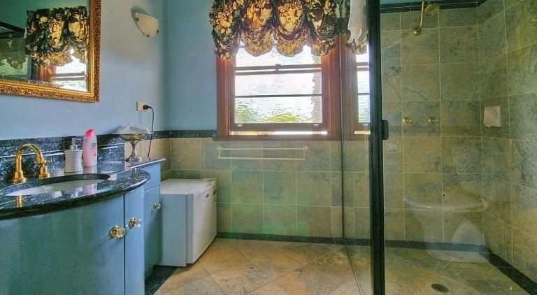 اتاق لوکس, Melville House Bed And Breakfast