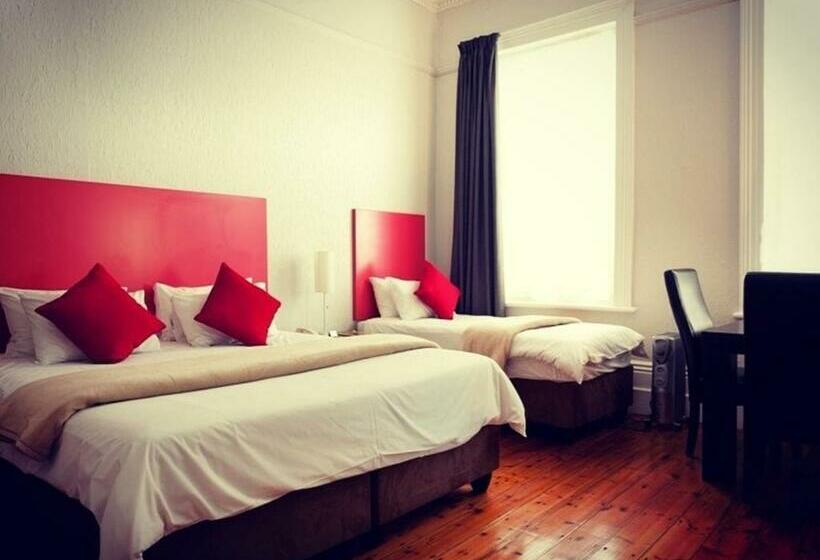غرفة قياسية ثلاثية, Ashanti Gardens Guesthouse