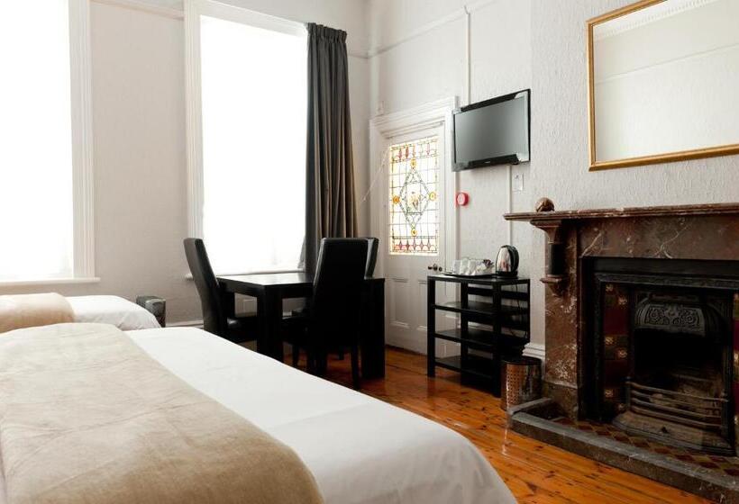 غرفة قياسية ثلاثية, Ashanti Gardens Guesthouse