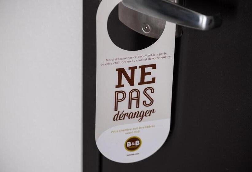 Chambre Standard Adaptée aux Personnes à Mobilité Réduite, B&b  Metz Jouy Aux Arches