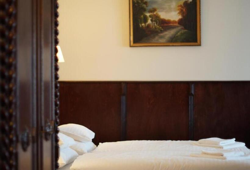 سوییت جونیور, Piroska Villa