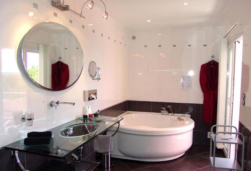 اتاق سوپریور با وان آب گرم, Private Hôtel   Adult Only