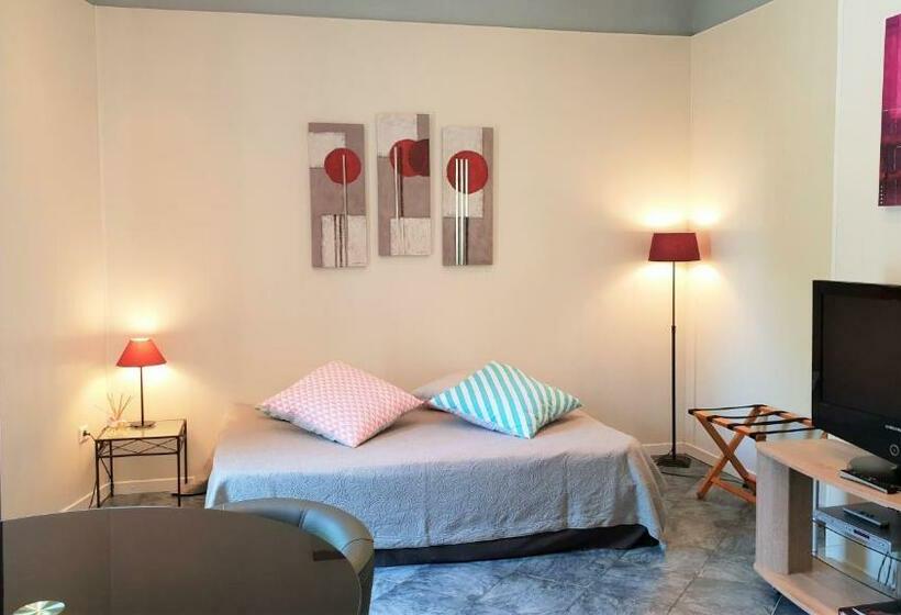 اتاق استاندارد با چشم‌انداز باغ, Private Hôtel   Adult Only