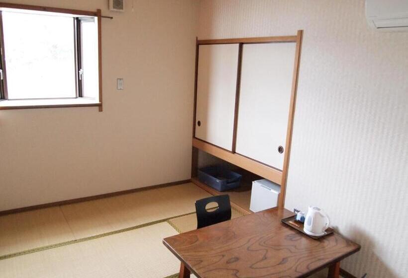اتاق استاندارد با سرویس بهداشتی مشترک, Sakuraya