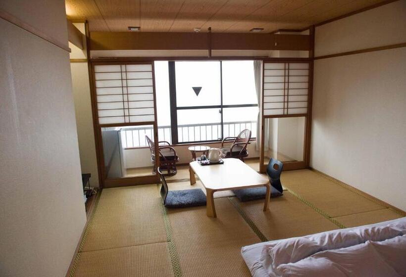 اتاق اقتصادی با چشم‌انداز کنار دریا, Sakuraya