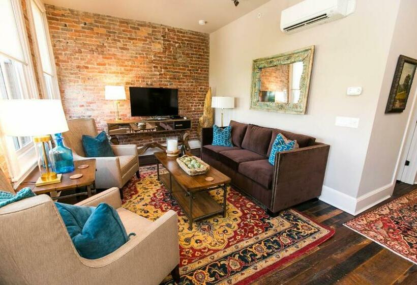 سوییت, The Windsor  Asheville