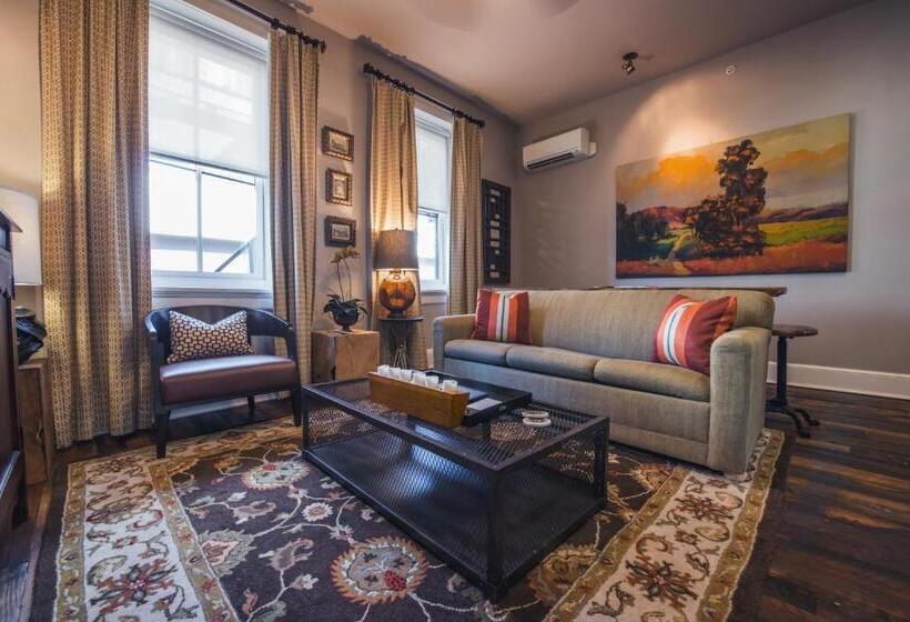سوییت, The Windsor  Asheville
