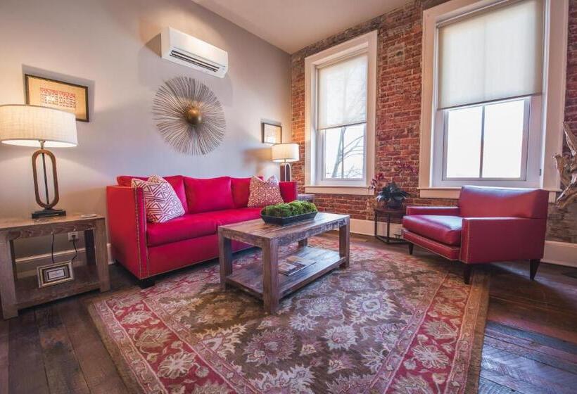 سوئیت با تخت بزرگ, The Windsor  Asheville